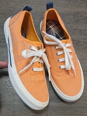 Sperry • Women's Coral Canvas Low-Top Sneakers With Memory Foam